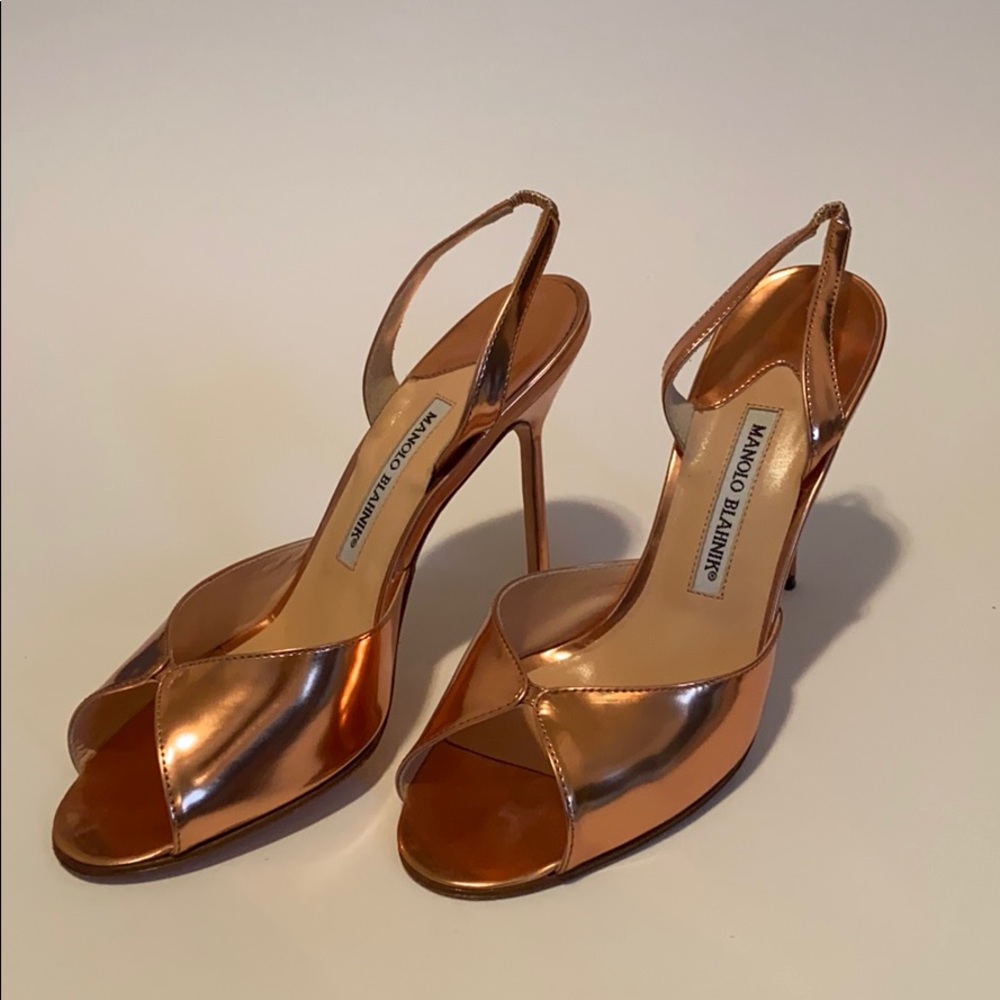 Manolo Blahnik rose-bronze metallic sling backs